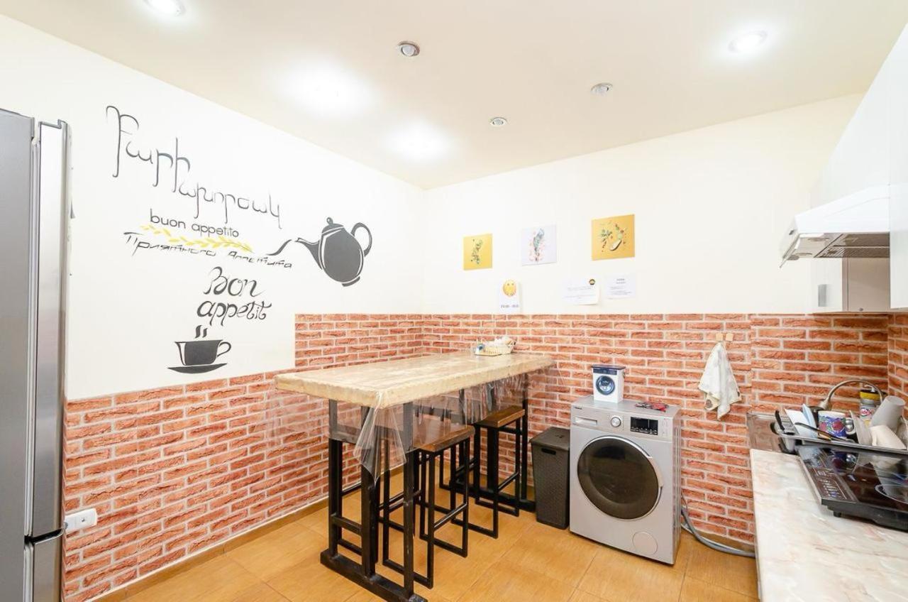 Areva Hostel & Apartment Γιερεβάν Εξωτερικό φωτογραφία