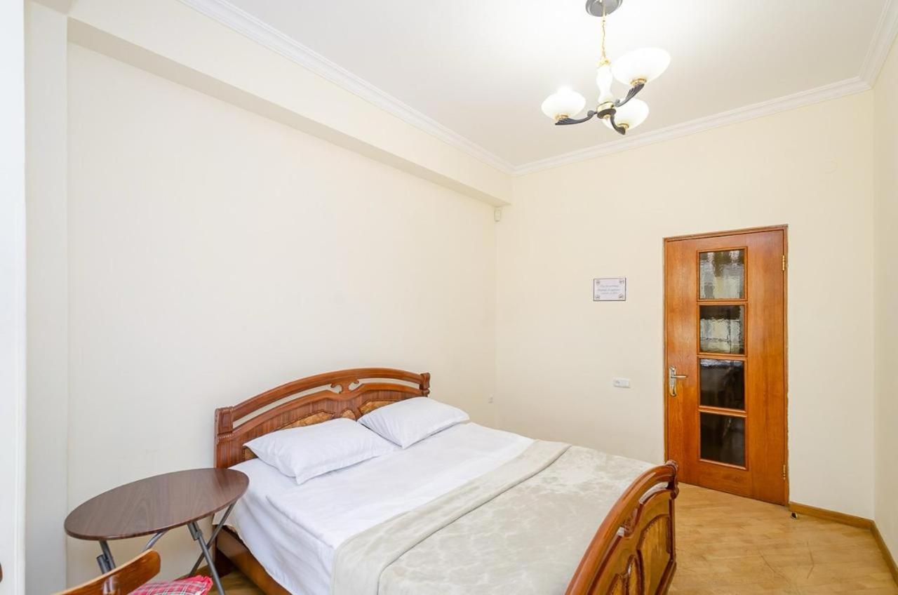 Areva Hostel & Apartment Γιερεβάν Εξωτερικό φωτογραφία